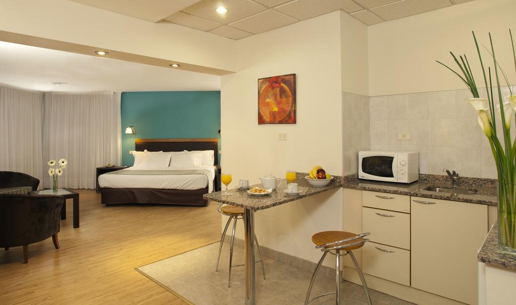 Hotel Land Express Neuquén Esterno foto
