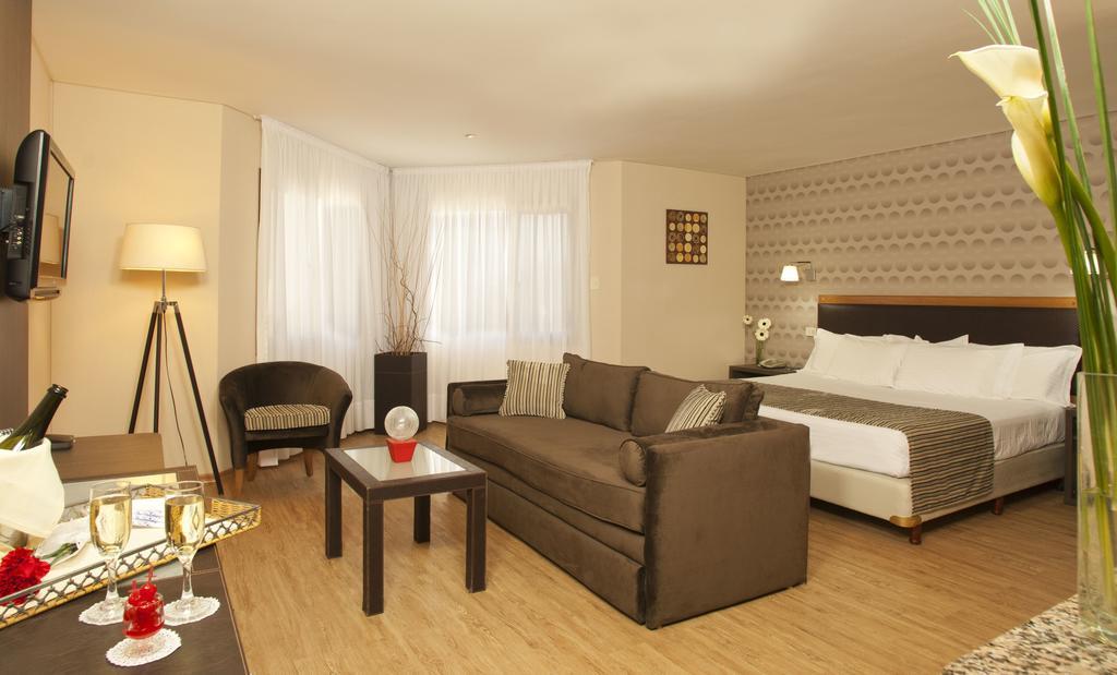 Hotel Land Express Neuquén Esterno foto