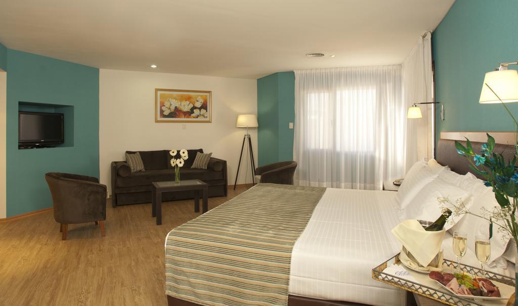 Hotel Land Express Neuquén Esterno foto