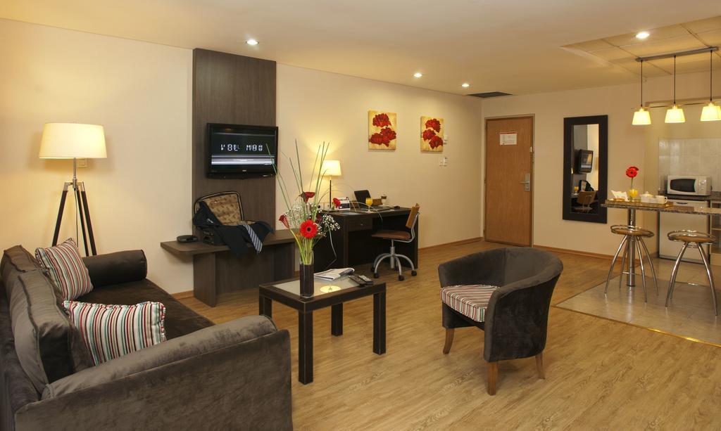 Hotel Land Express Neuquén Esterno foto