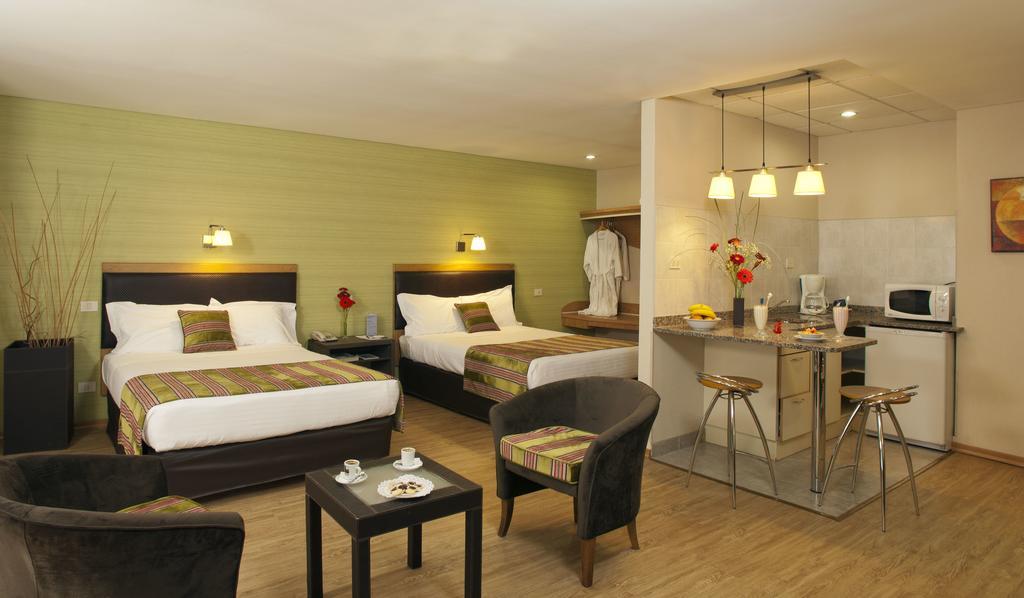 Hotel Land Express Neuquén Esterno foto
